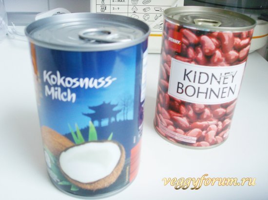 Борщ постный с фасолью и кокосовым молоком.