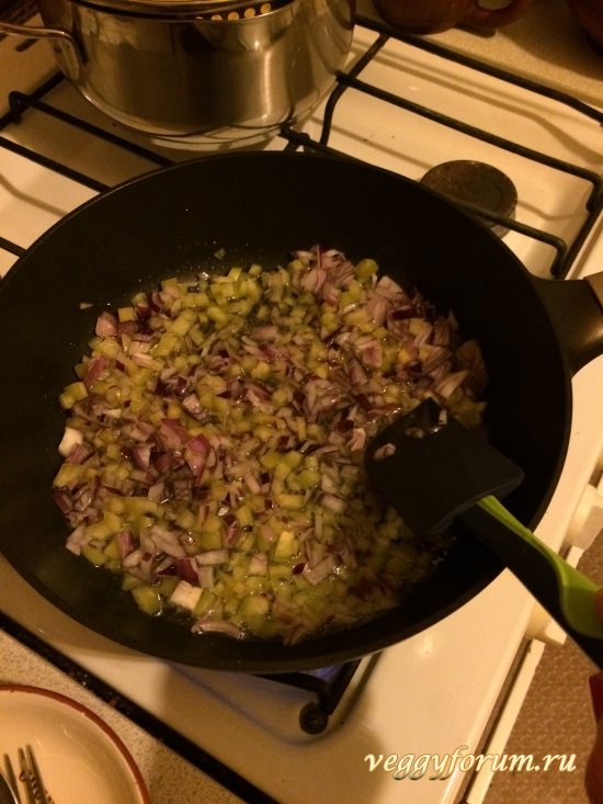 Вегетарианские макароны "по-флотски" с грибами