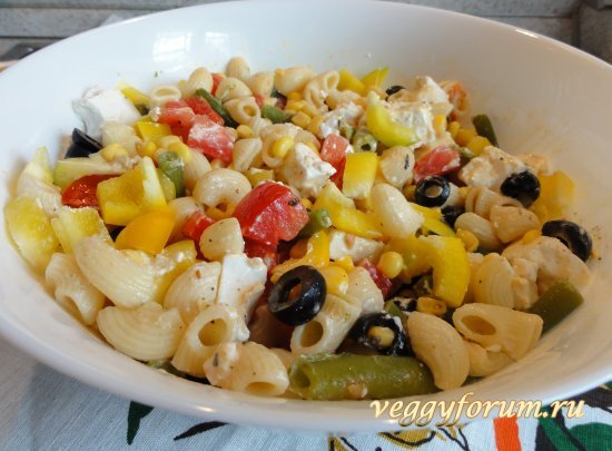 Салат с макаронами