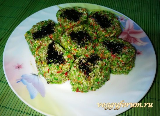 Рулет из кокосовой стружки и кэроба