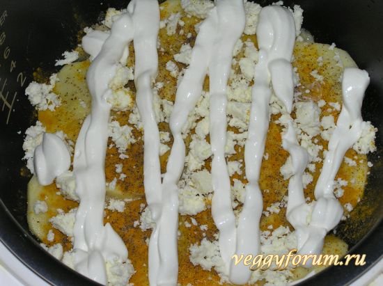 Картошка с сыром и сметаной в мультиварке