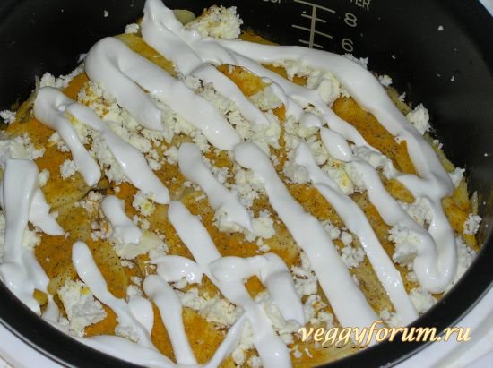 Картошка с сыром и сметаной в мультиварке