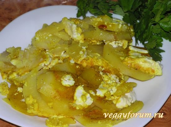 Картошка с сыром и сметаной в мультиварке