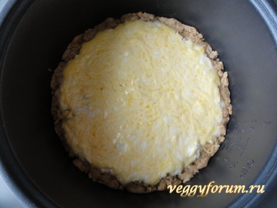 Киш с брокколи и щавелем в мультиварке