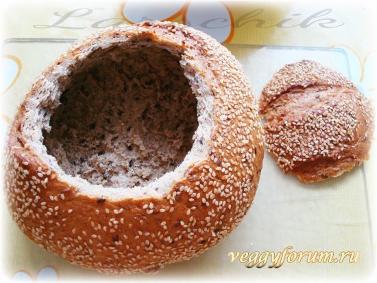 Чешский суп в хлебном горшочке