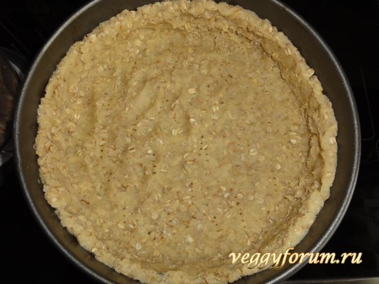 Хрустящий пирог с яблоками и орехами