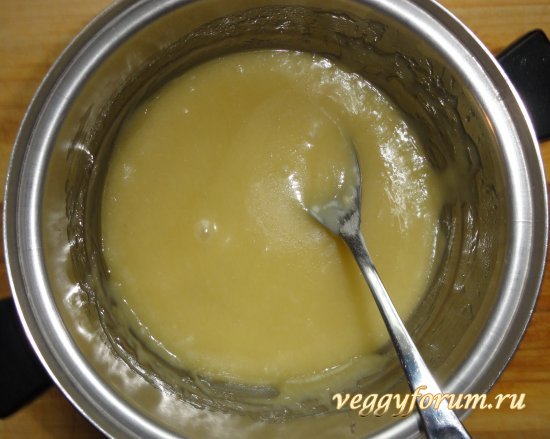 Хрустящий пирог с яблоками и орехами