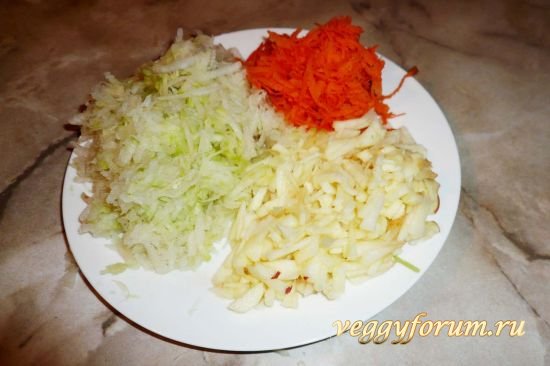 Салат из капусты кольраби