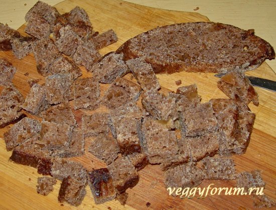 Крем-суп со шпинатом и гренками