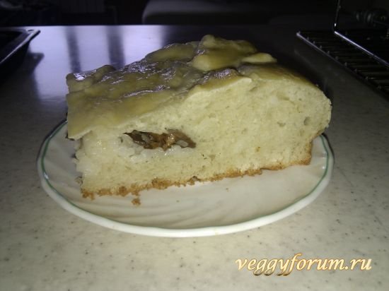 Пирог с лисичками и рисом