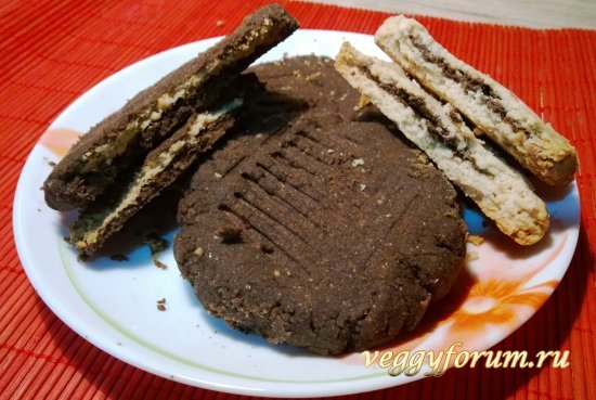Печенье с начинкой (арахисовой пастой)