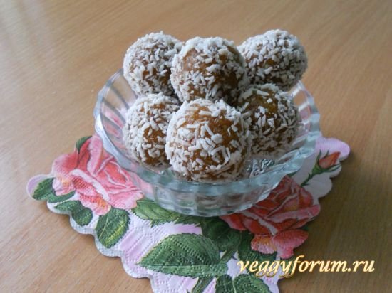 Сладкие шарики из сухофруктов