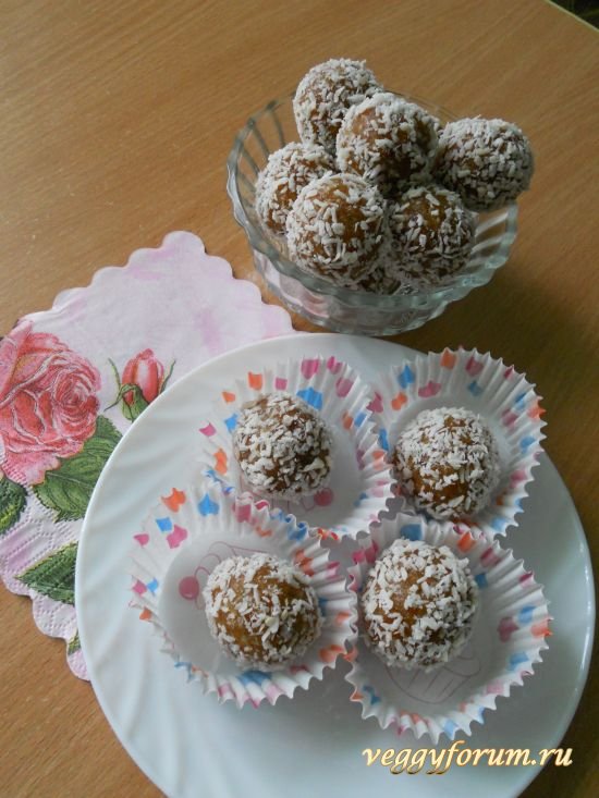 Сладкие шарики из сухофруктов