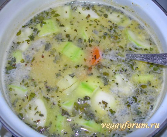 Крем-суп со шпинатом и гренками