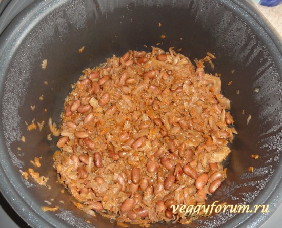 Фасоль с капустой и карри в мультиварке
