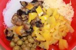Салат с рисовой лапшой и помидорами черри 305-3