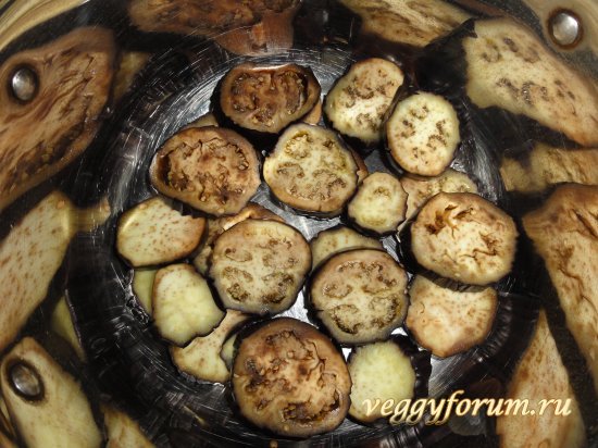 Баклажаны, маринованные с овощами