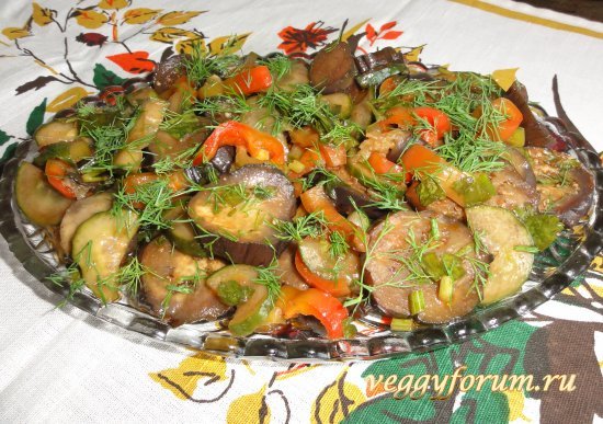 Баклажаны, маринованные с овощами